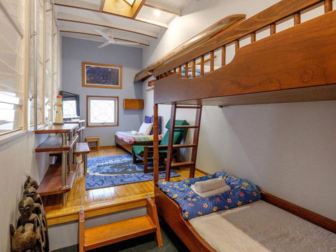 Claytons 9 - Accommodation Burleigh 18