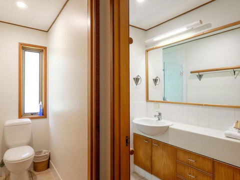 Claytons 9 - Accommodation Burleigh 17