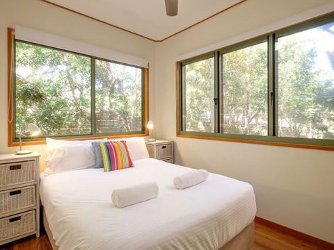 Claytons 9 - Accommodation Burleigh 5