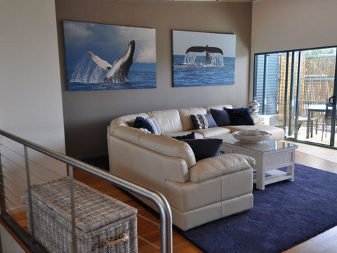 Saltwater 3 - Accommodation Burleigh 2