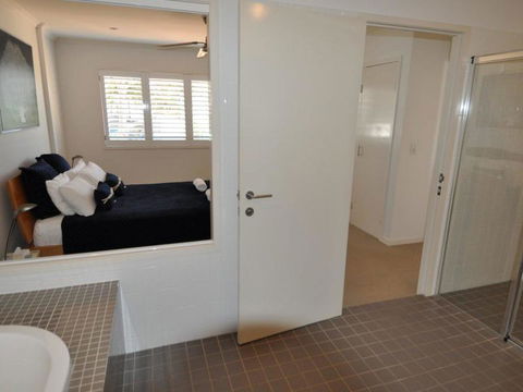 Saltwater 3 - Accommodation Burleigh 13