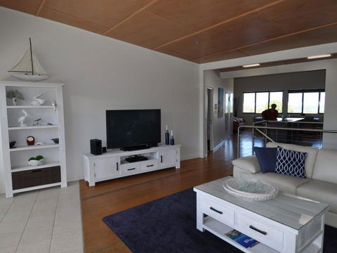 Saltwater 3 - Accommodation Burleigh 17