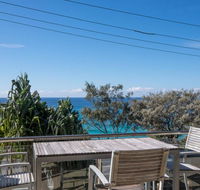 First Point Down - Accommodation Burleigh