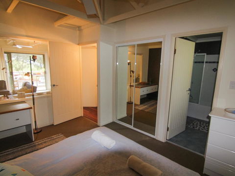 17 Pt Lookout Beach Resort - Accommodation Burleigh 1