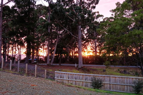 Adventure Bay Holiday Home - Accommodation Burleigh 7