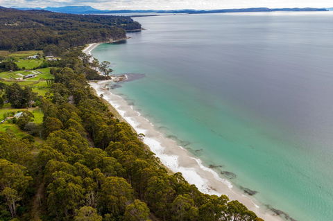 Adventure Bay Holiday Home - Accommodation Burleigh 11