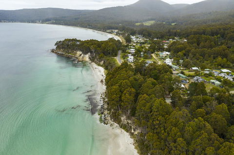 Adventure Bay Holiday Home - Accommodation Burleigh 8