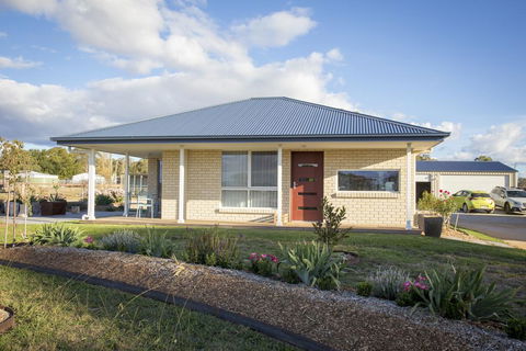 Gindanha - Accommodation Burleigh 0