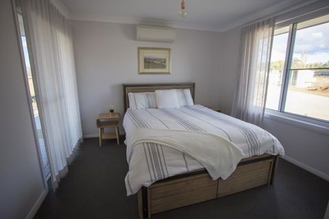 Gindanha - Accommodation Burleigh 1