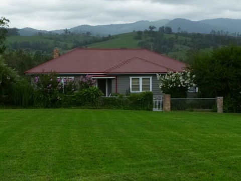 Mansfield Cottage Barrington - Accommodation Burleigh 0
