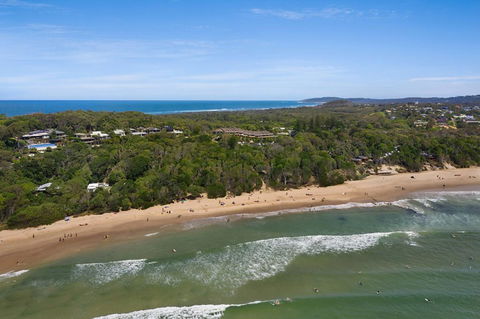#4 James Cook Apartments - Accommodation Burleigh 1
