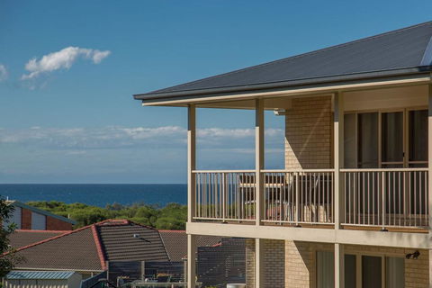 'Banksia Atura' At Tura Beach - Accommodation Burleigh 1
