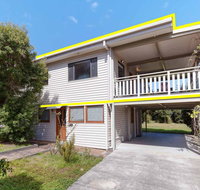 'Beach Break 1' 1/10 Lionel Street - upstairs unit with Aircon - Accommodation Burleigh