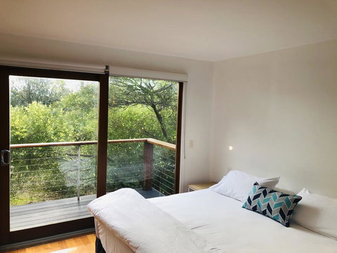 'Carinya' Coastal Cottage - Accommodation Burleigh 0