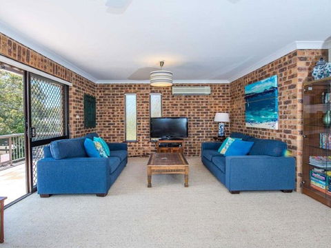 'COLUMBIA VIEWS', 2/9 COLUMBIA CLOSE - AIRCON, WIFI, NETFLIX, VIEWS & BOAT PARKING - Accommodation Burleigh 3