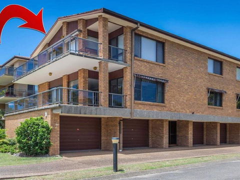 'COLUMBIA VIEWS', 2/9 COLUMBIA CLOSE - AIRCON, WIFI, NETFLIX, VIEWS & BOAT PARKING - Accommodation Burleigh 0