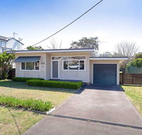 'Shoalz' 28 Rigney Street - Renovated Pet Friendly Cottage  Boat Parking - Accommodation Burleigh