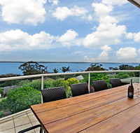 'The Bay' 25 Wallawa Rd - huge home with aircon spectacular views  chromecast - Accommodation Burleigh