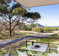 1 'Intrepid' 3 Intrepid Close - Amazing views of Shoal Bay only 100m from the Beach - Accommodation Burleigh