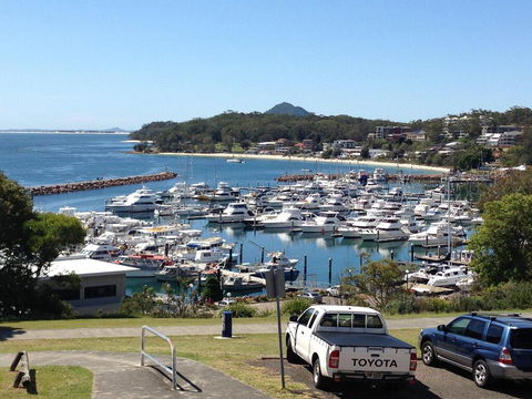 1 'Laman Lodge', 15 Laman Street - Stunning Air Conditioned Unit With Water Views And WIFI - Accommodation Burleigh 0
