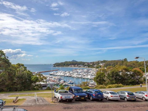 1 'Laman Lodge', 15 Laman Street - Stunning Air Conditioned Unit With Water Views And WIFI - Accommodation Burleigh 2