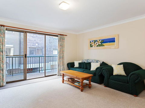 1 'Monterea' 3 Ondine Close - Walking Distance To Beach - Accommodation Burleigh 2