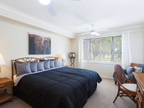 1 'Peninsula Waters', 2-4 Soldiers Point Road - Aircon, Pool & Massive Outdoor Area - Accommodation Burleigh 1