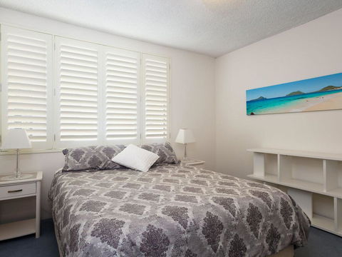 1 'Portofino' 7 Laman Street - Aircon & 1st Level Unit - Accommodation Burleigh 2