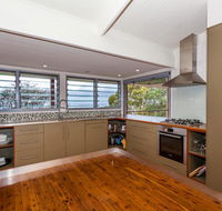 1 / 20 Cumming Parade - Accommodation Burleigh