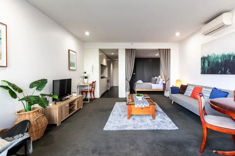 1 Bedroom Apartment In Prahran With Balcony - Accommodation Burleigh 0