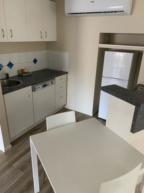 1 Bedroom Unit In 4 Star Tropical Resort In Noosaville - Accommodation Burleigh 2
