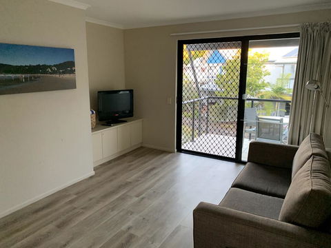 1 Bedroom Unit In 4 Star Tropical Resort In Noosaville - Accommodation Burleigh 3