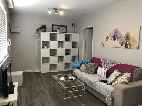 1 Bedroom Unit In Heart Of Elsternwick - Accommodation Burleigh 1