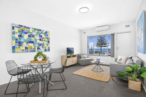 1 South Pacific - Accommodation Burleigh 0