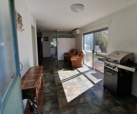 1 Spectrum Street, Rainbow Beach- Close To Shops And Main Beach - Accommodation Burleigh 1