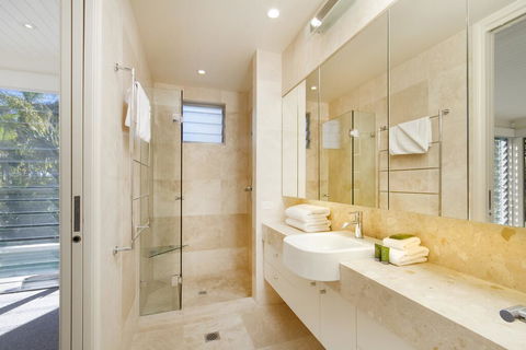 1/11 Angler Street - Accommodation Burleigh 3