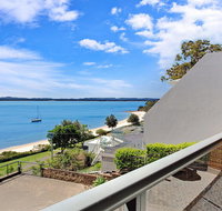 10 'Kiah' 53 Victoria Parade - Waterfront Views AIRCON and Close to the Marina. - Accommodation Burleigh