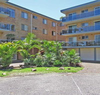 10 'Parkview' 11-13 Catalina Close - peaceful park views - Accommodation Burleigh