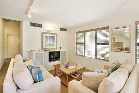 10 Alderly - Accommodation Burleigh 3