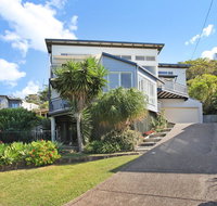 10 Barra Crescent Coolum Beach 500 BOND WIFI walking distance to beach - Accommodation Burleigh