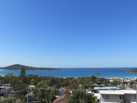 10 Garuwa Street - Fabulous Fingal - Accommodation Burleigh 0