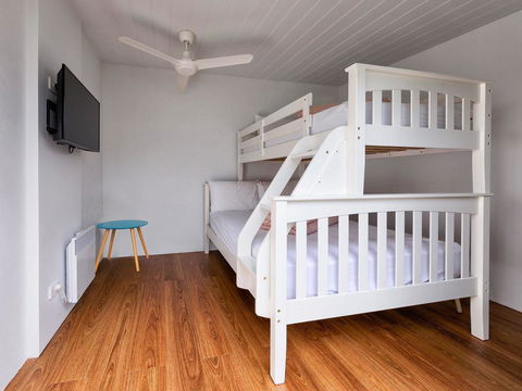 10 OCEAN DRIVE - Accommodation Burleigh 3