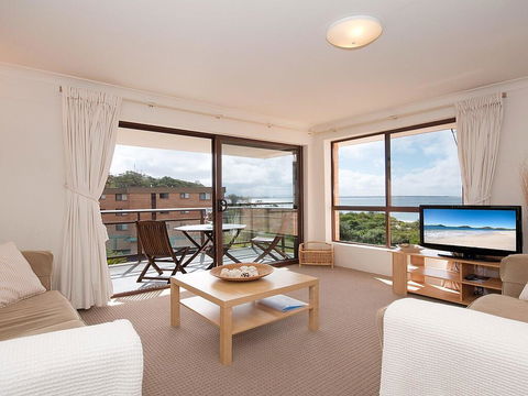 11 'Promenade' 8 Intrepid Close - Air Conditioned Unit With Beautiful Water Views - Accommodation Burleigh 3