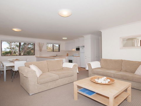 11 'Promenade' 8 Intrepid Close - Air Conditioned Unit With Beautiful Water Views - Accommodation Burleigh 2