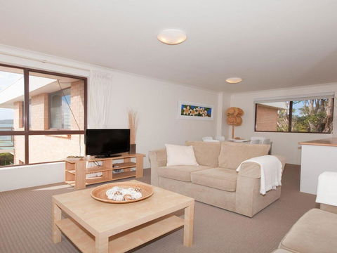 11 'Promenade' 8 Intrepid Close - Air Conditioned Unit With Beautiful Water Views - Accommodation Burleigh 1