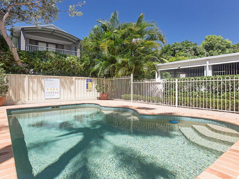11 'Seashells', 21-23 Magnus Street - Pool, Lift, Aircon - Accommodation Burleigh 0