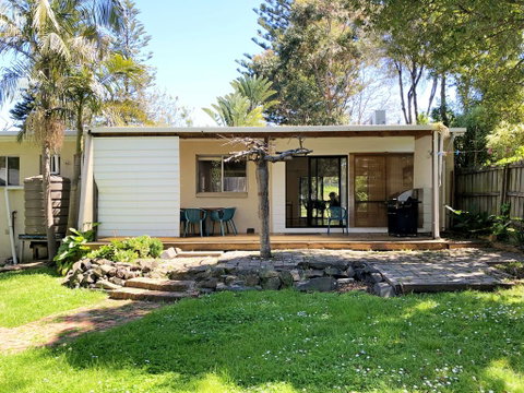 11 Findlay Street - Accommodation Burleigh 2