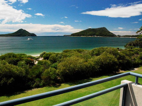 12 'Ocean Shores', 27 Weatherly Cl - Waterfront Unit With Sensational Water Views, WIFI & Air Conditioning - Accommodation Burleigh 0