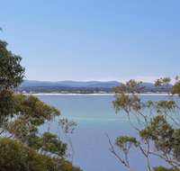 12 'Thurlow Lodge' 6 Thurlow Avenue - water views pool and central location - Accommodation Burleigh