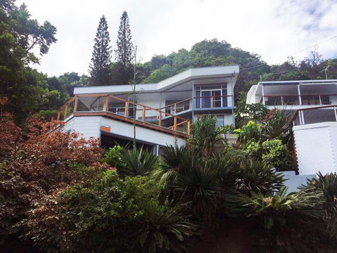 13 Brownell Drive Wategos Beach - Beach House - Accommodation Burleigh 1